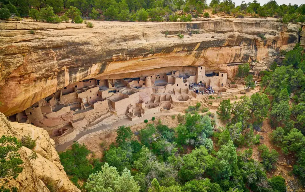 Mesas, Cliffs, and the Ancestral Pueblo