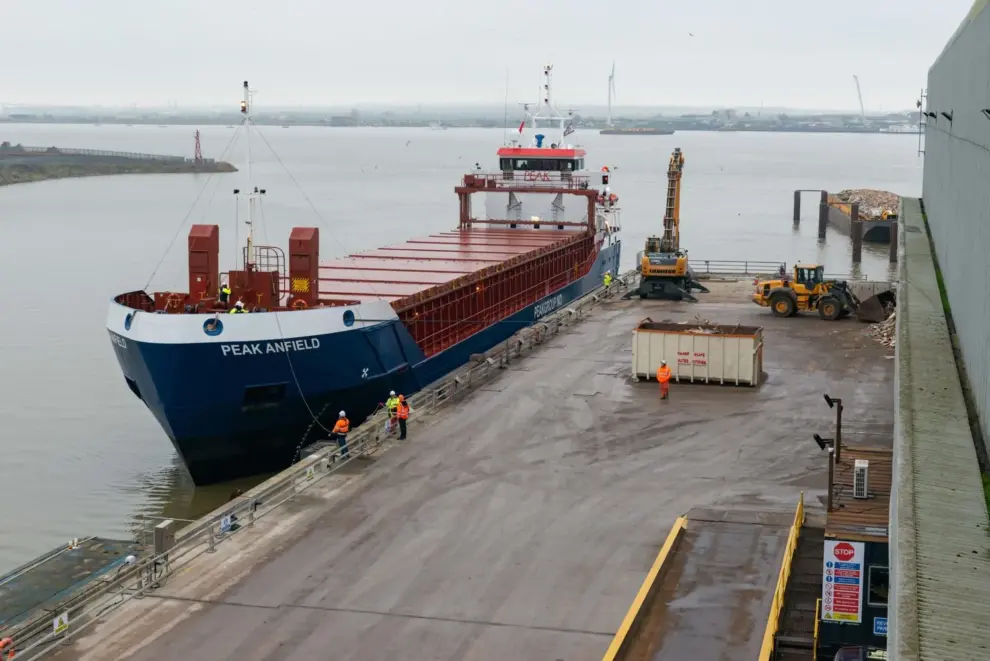 <strong>LAND & WATER ACCOMMODATES COASTER VESSELS AT COLDHARBOUR JETTY AS PART OF A HISTORIC FIRST FOR THE FIRM</strong>